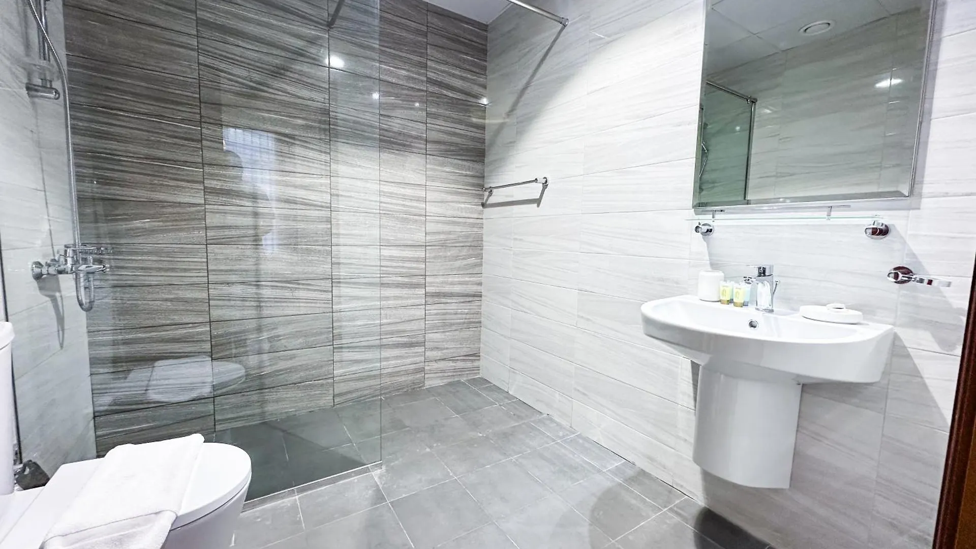 Elegant 1Br In Dunya Tower, Downtown Dubai 12Ab10 Apartment